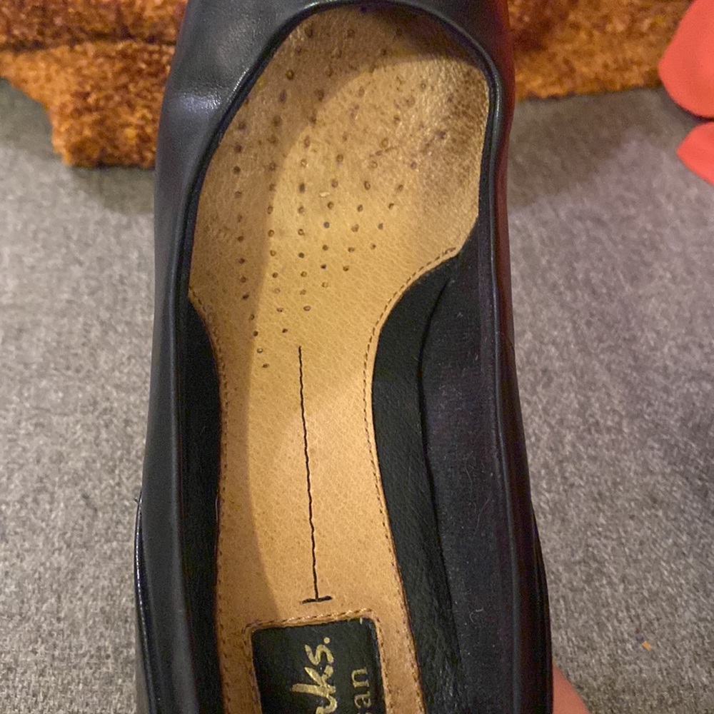 Clarks Artisan Black Leather 2” Heels Womens Size 9.5 - Picture 13 of 13